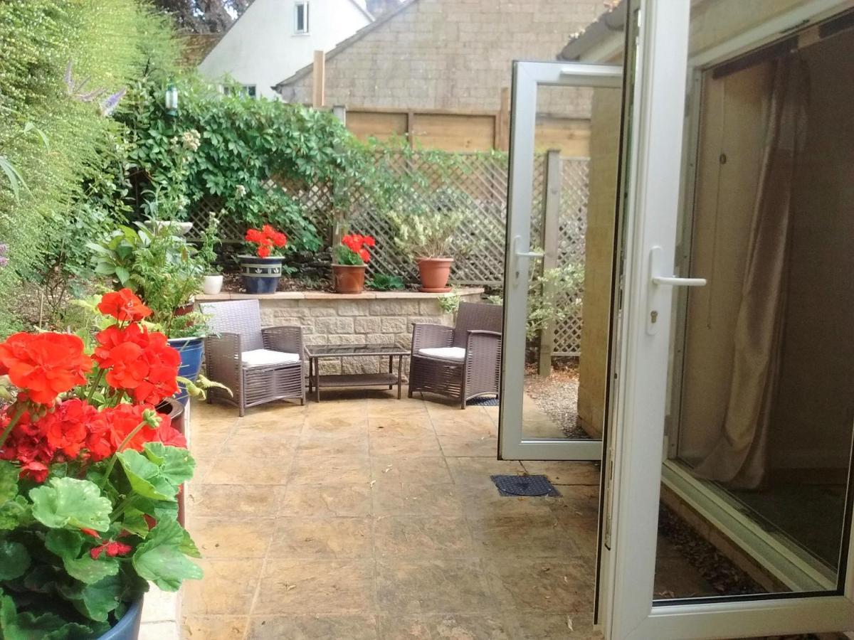 Bed and Breakfast Sunny Patch Stroud  Esterno foto